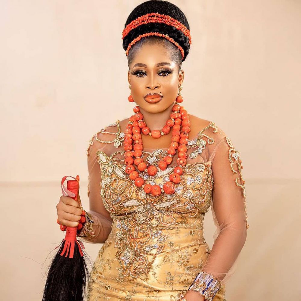 designer-accessories-for-every-occasion-in-owerri-desovia-stiches
